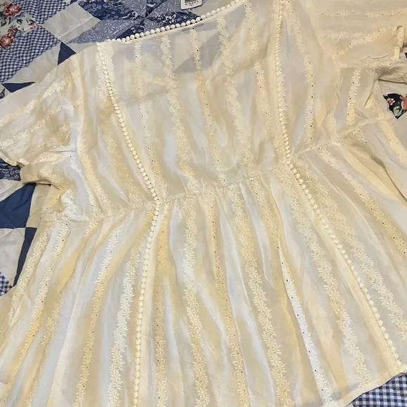 Torrid Cream Blouse with Embroidered Details - Picture 7 of 7